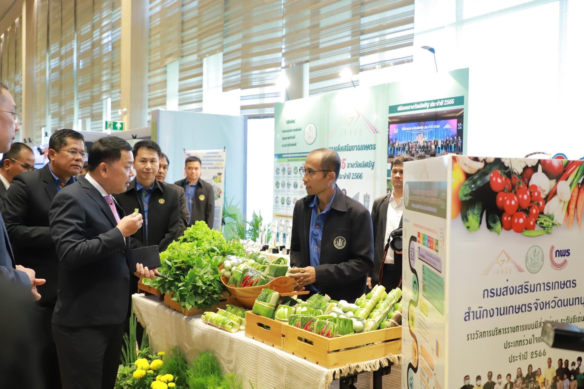 CF2BFFF9-150C-4B13-9B9B-3A27E67D82B3